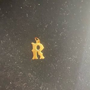 18k Gold Letter R